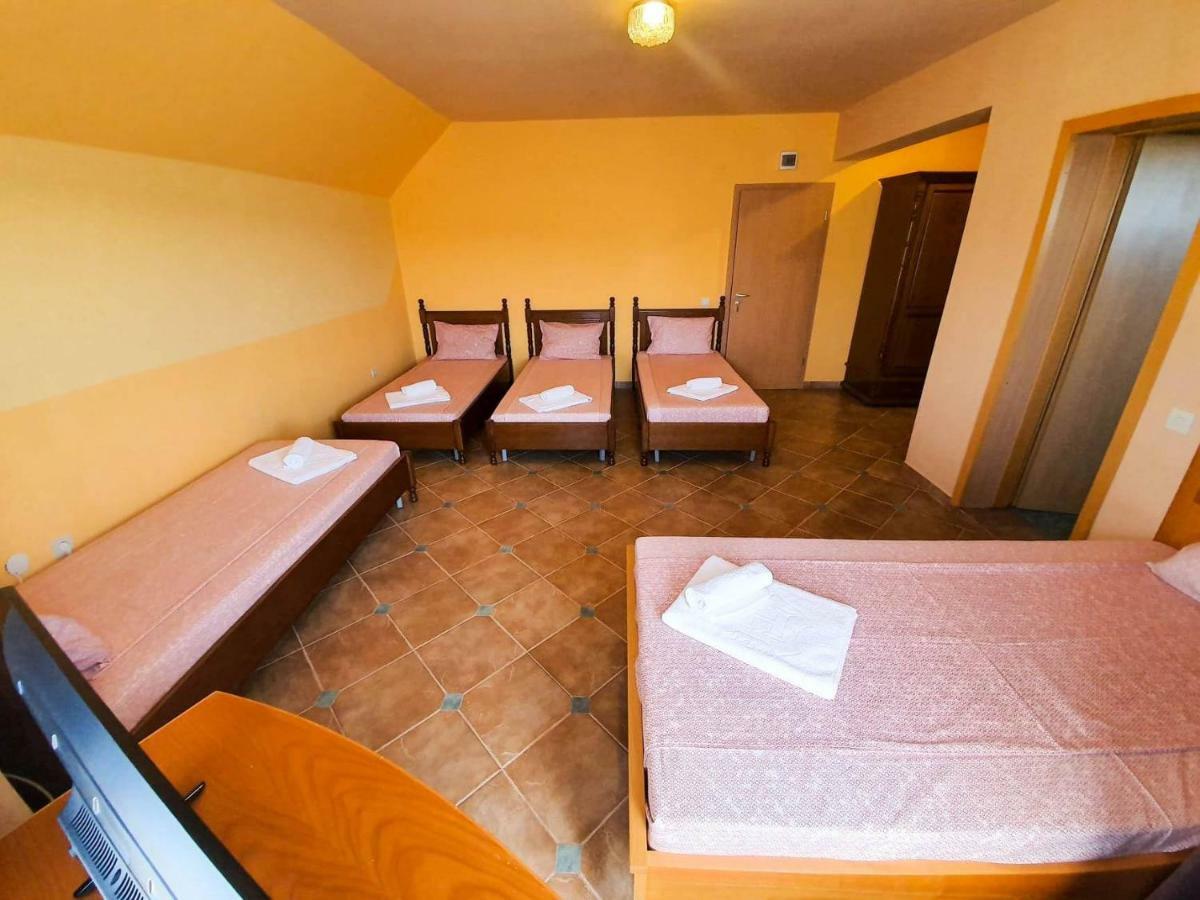 Rooms Cristian Deva Luaran gambar